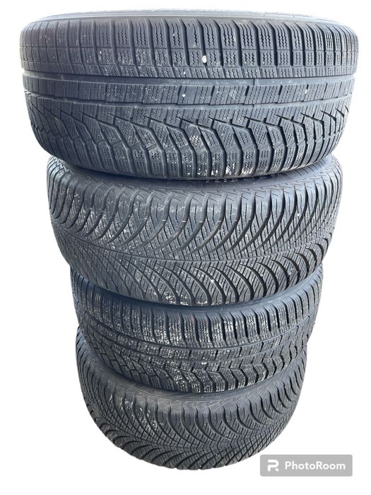 Jante aliaj BMW R17 cu anvelope de iarna 235 55 R17