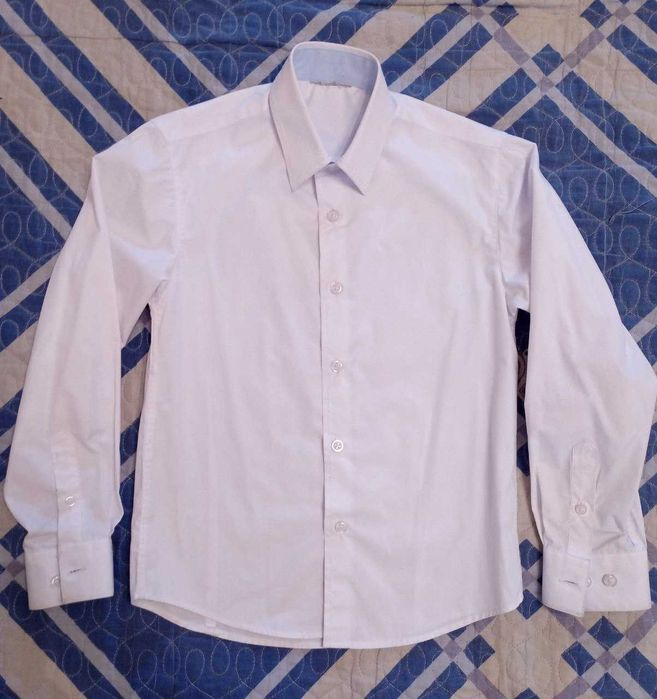 Рубашка почти новая! для 1 класса, размер 122, на 7-8 лет.