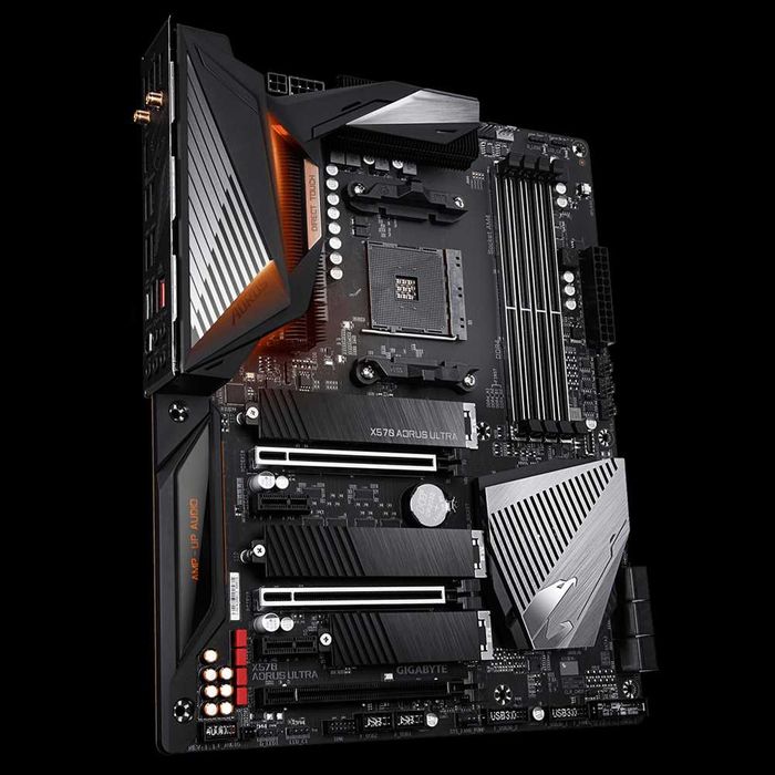 Материнская плата GIGABYTE X570 AORUS ULTRA и память Kingston FURY