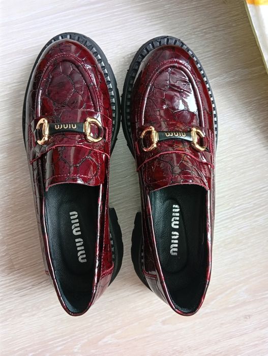 Продам лоферы новые