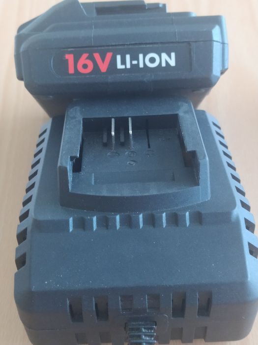 Йонлитиева батерия 16,8 v комплект с оригинално зарядно