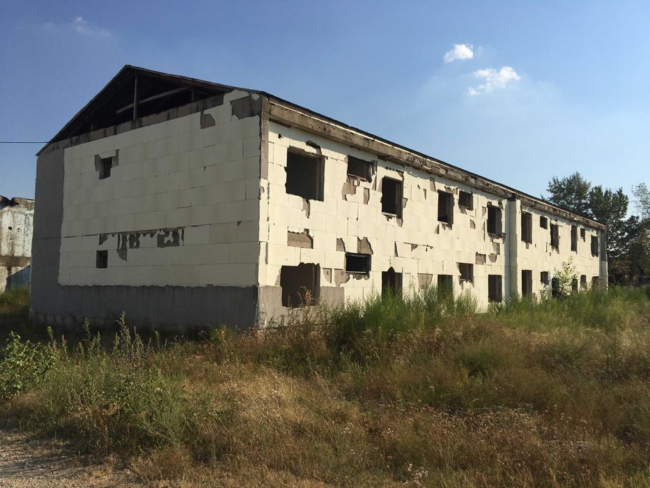 Vând bloc, comuna Gogoșu, Mehedinți, PF2, necesită renovare. 10.000 €