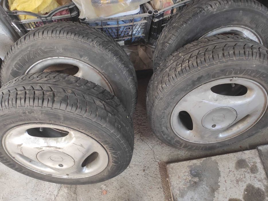 Гуми с джанти алуминиеви...