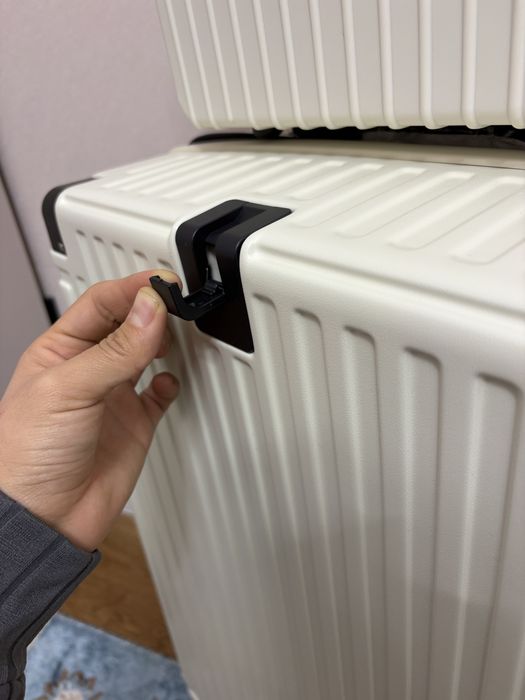 Продам чемодан. Чемодан с кейсом. Чемодан с сумочкой