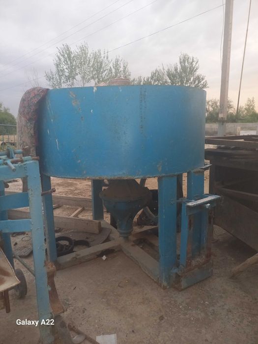 Shlakablok apparat sotiladi