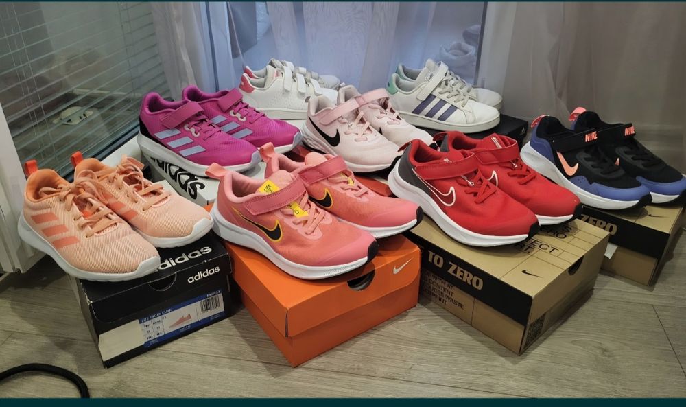 Продавам момичешки кецове