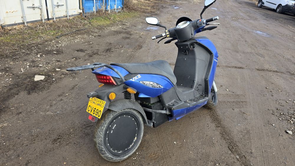 Vectrix VX2 moped electric
