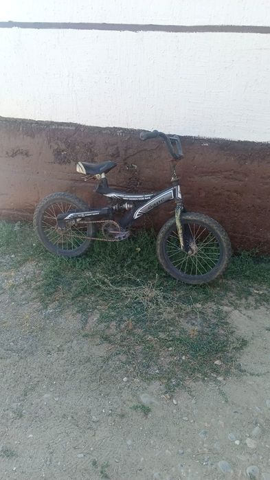 Велосипед чёрный