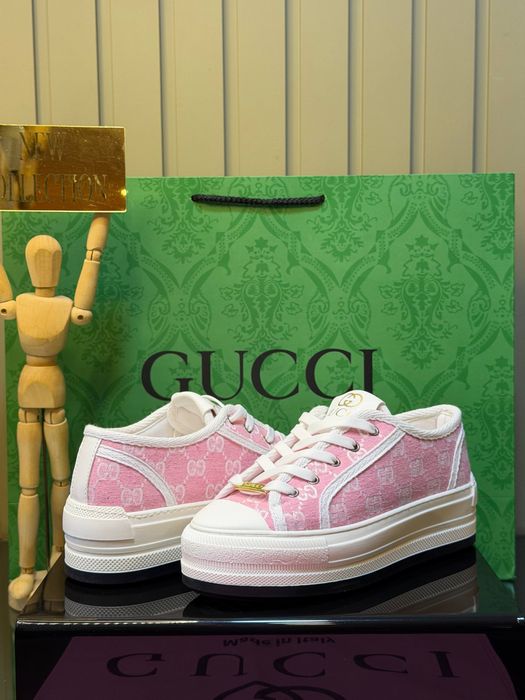 Adidasi Gucci noi !!! Marime 36/40 !!!
