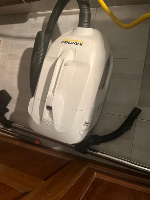 Пылесос karcher в отличном состоянии