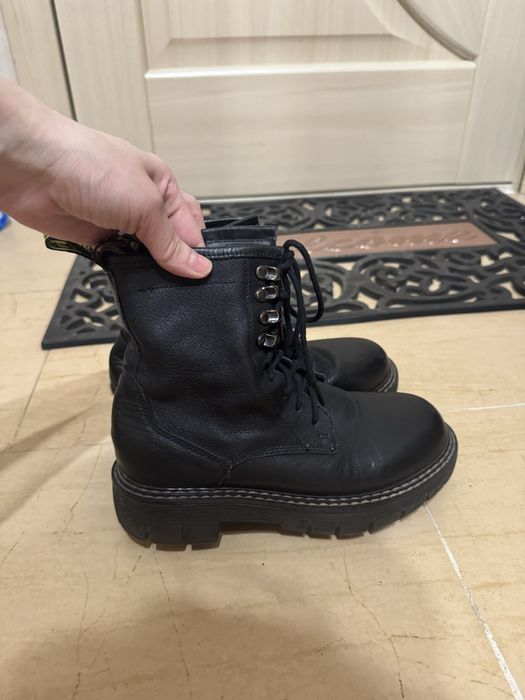 Продам ботинки осенне весенние