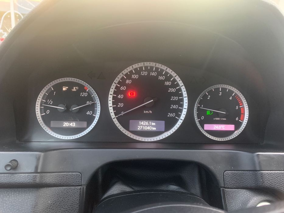 MERCEDES-BENZ E-Class 2010 — imagine 4
