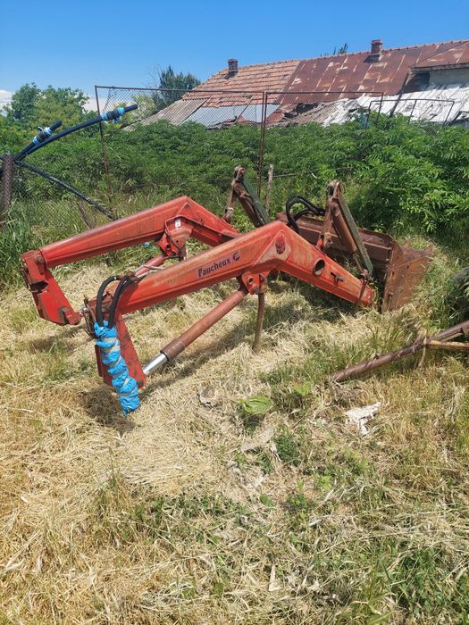 Vând 2 încărcătoare frontale faceaux