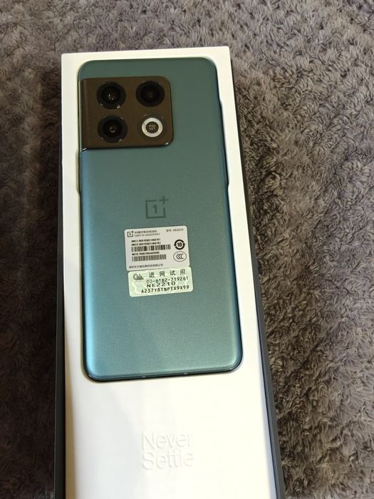 OnePlus 10 Pro Ram 8 Gb Rom 256 Gb.