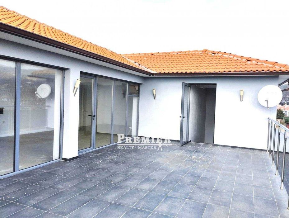 Продава се напълно оборудван автосервиз с висока доходност.