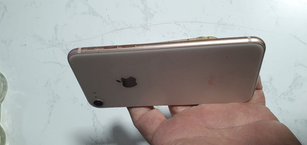 IPhone 8 impecabil - Gold Edition