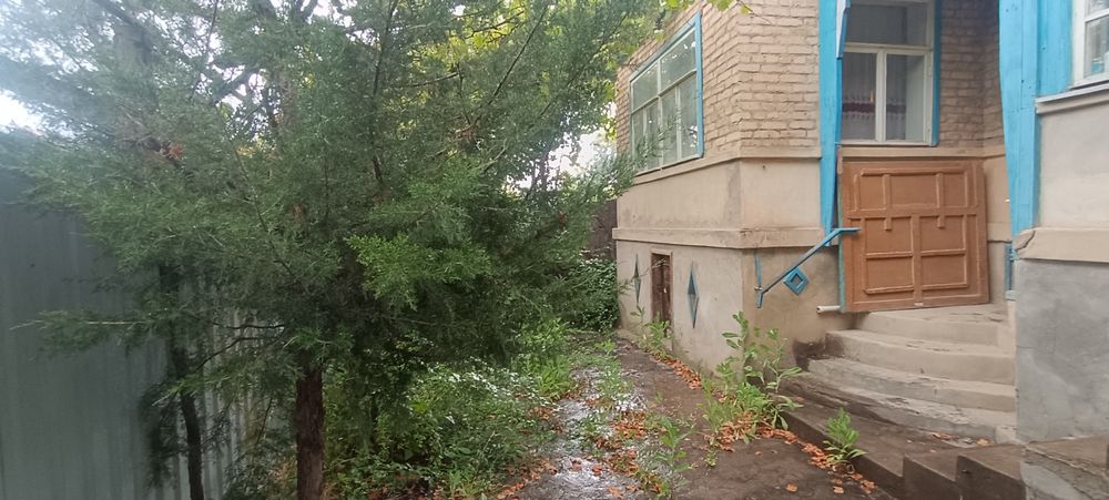Чарвак дача участок 6,5 соток в центре Чарвака кадастра, дом бассейн