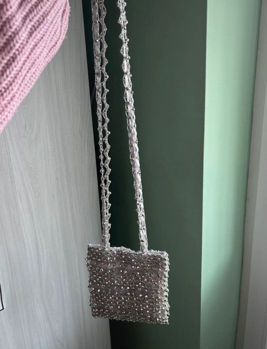 Geanta argintie deosebita, de ocazie