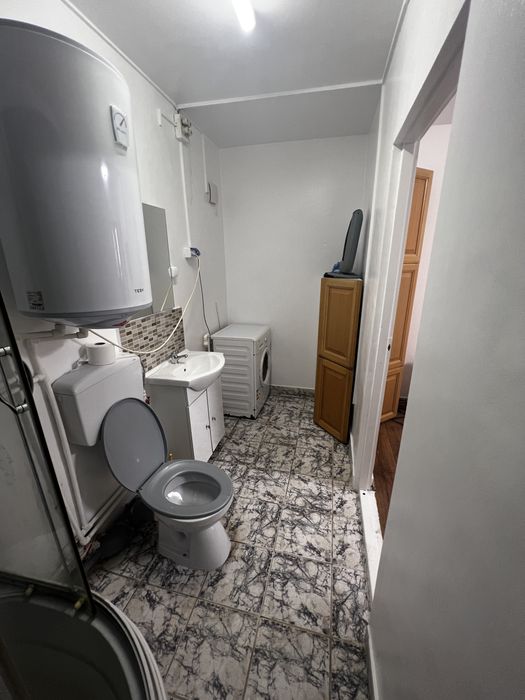 De închiriat – Garsonieră complet mobilată, parter, intrare separată
