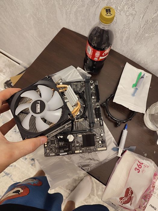 Core i5 9400 процессор+плата.