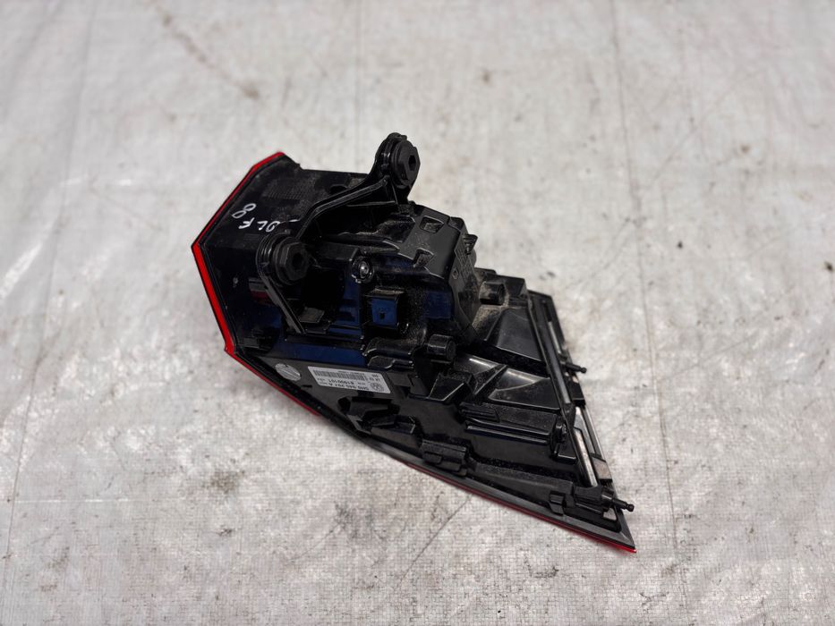 Стоп ляв • Volkswagen Golf 8