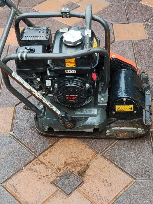 Talpa compactoare HUSQVARNA cu motor Honda