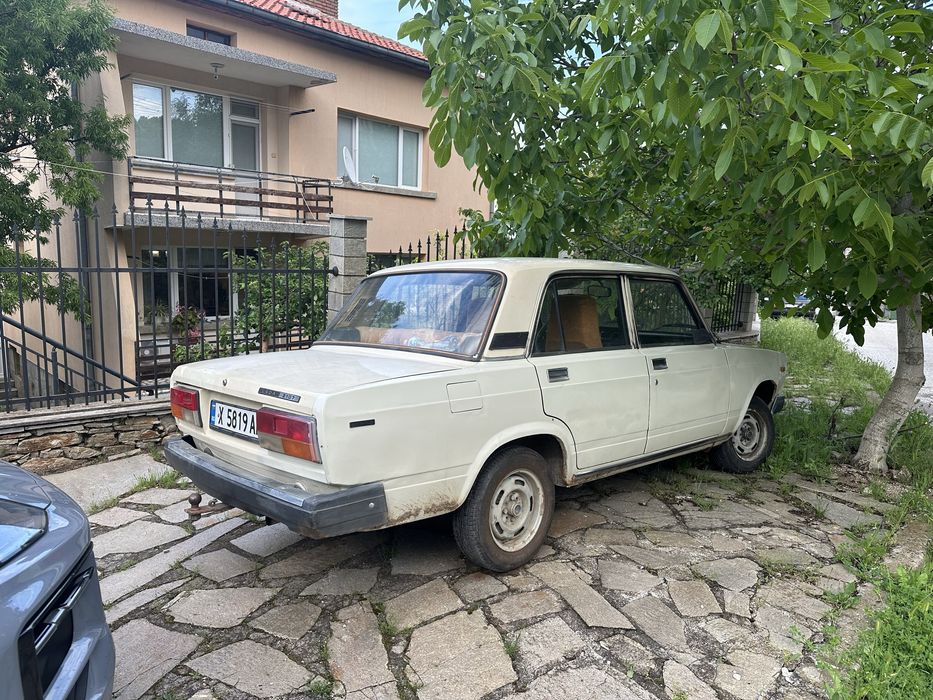 Продавам Lada 2107