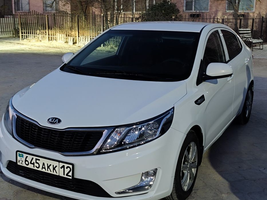 Продам автомобиль Kia Rio