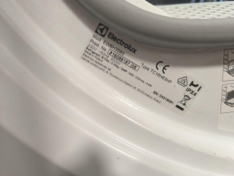 Продавам сушилня Electrolux EW8H358S, серия 800, 8 кг с термопомпа.
