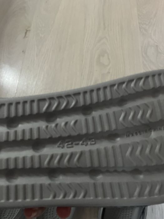 Продам резиновые тапочки