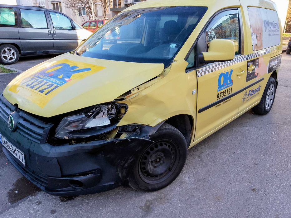 Продавам ТАКСИ, VW CADDY , катастрофирало , 2013Г цена : 1500 евро .