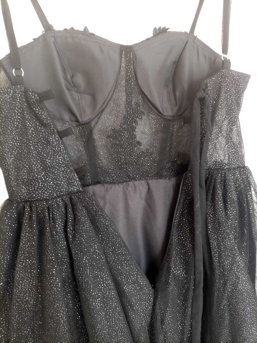 Дълга черна бална рокля