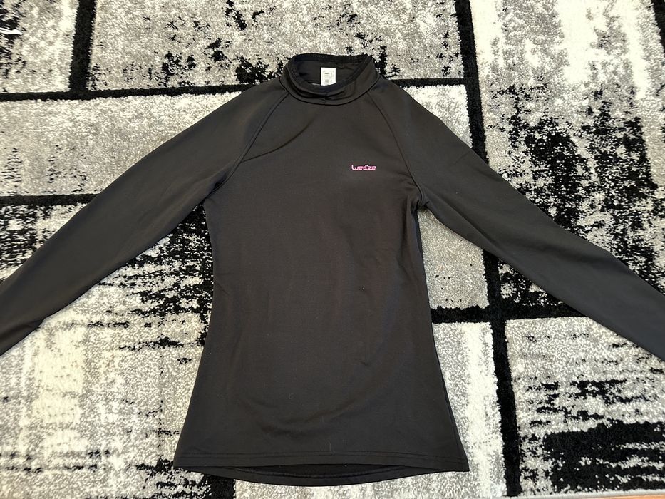 Haine ski snowboard femei (geaca/pantaloni/casca/ochelari)