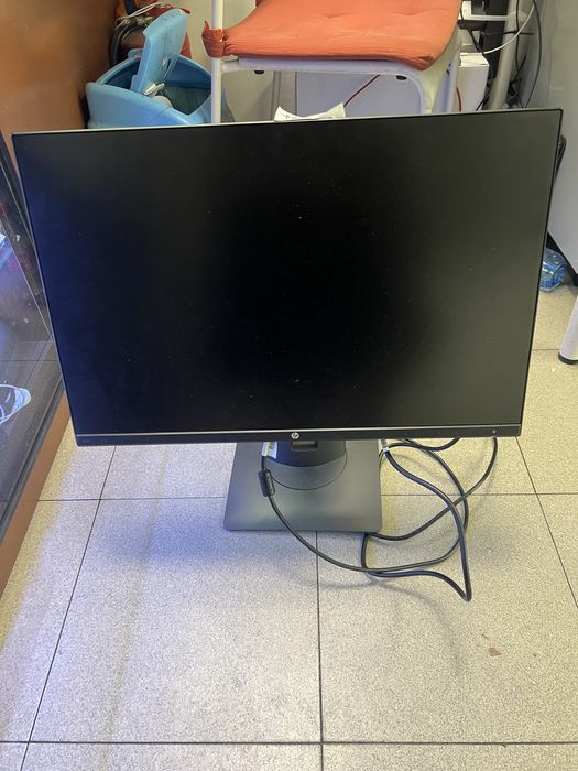 Monitor HP +cablu de alimentare •Amanet Lazar Crangasi•55117