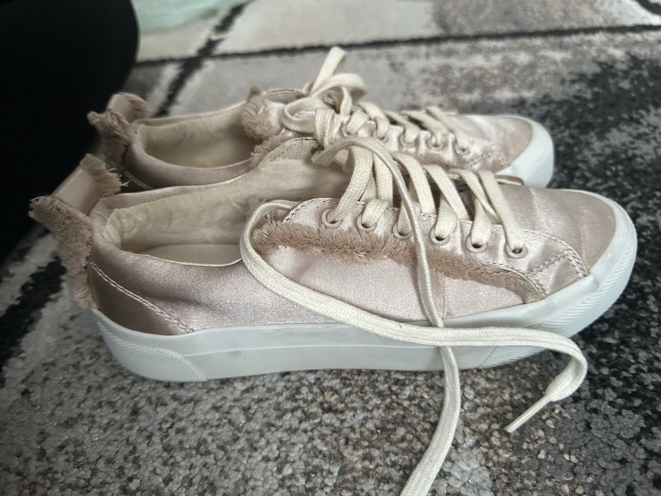 Кроссовки ZARA