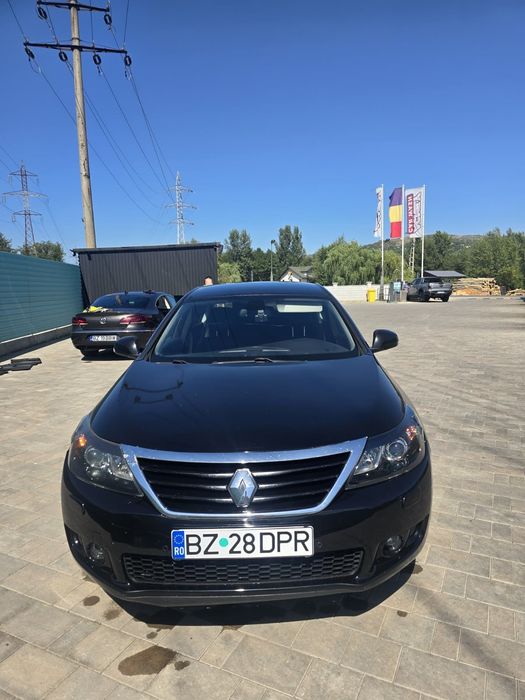 RENAULT Latitude 2012 — imagine 3