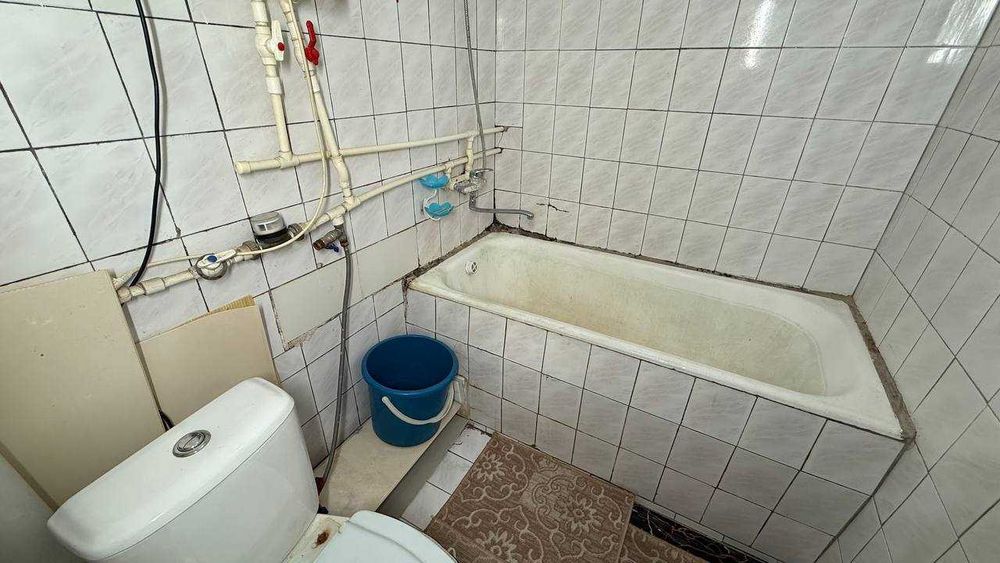 Фрунзиский Cитора кафеси 4 қаватда 2 хонали квартира сотилади.ID: 1572