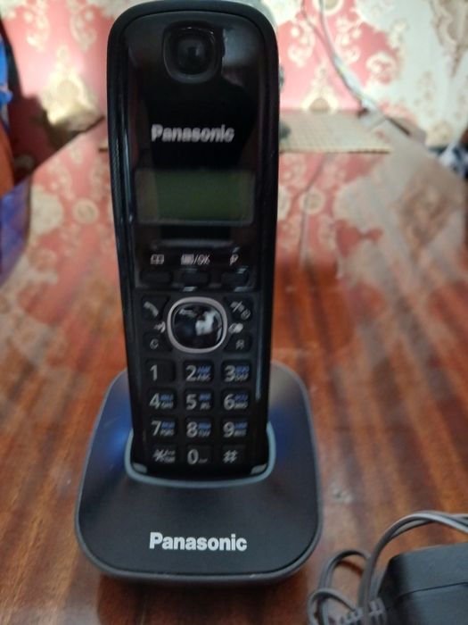 Телефон стационарный ..панасоник