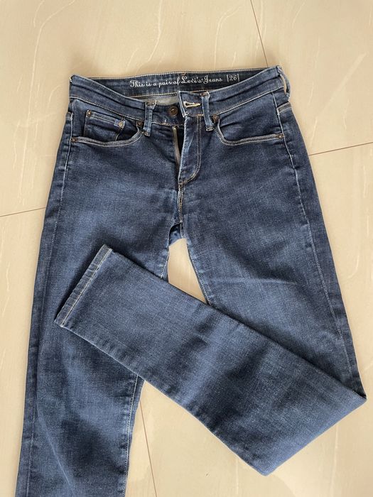 Blugi Levis marimea 26