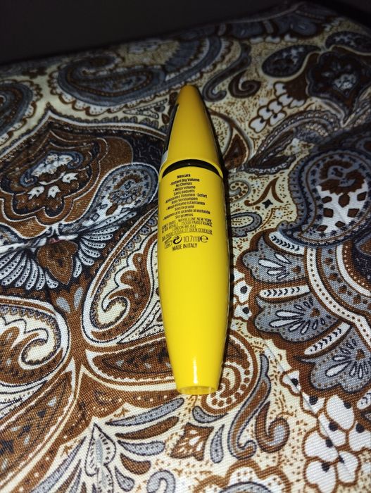 Тушь Colossal Black