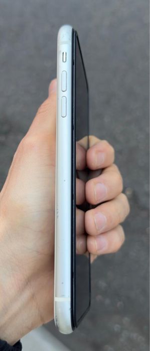 Продам срочно айфон 11