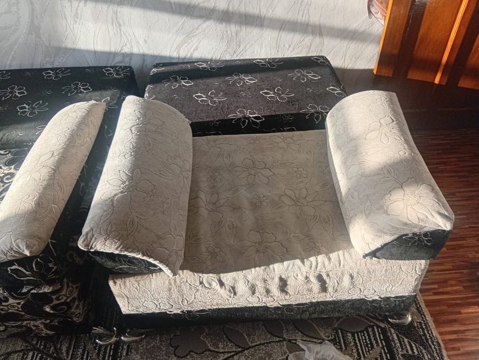 Мягкий диванчик...