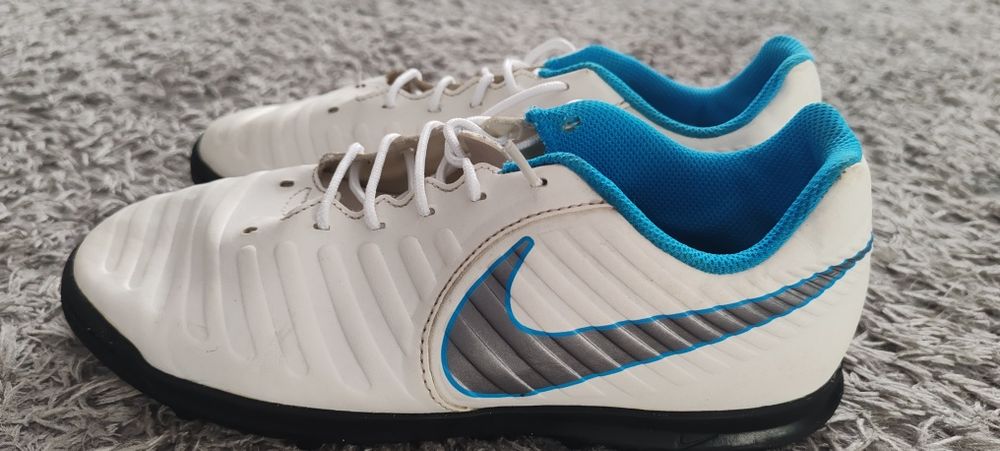 Vând ghete fotbal NIKE mărime 38