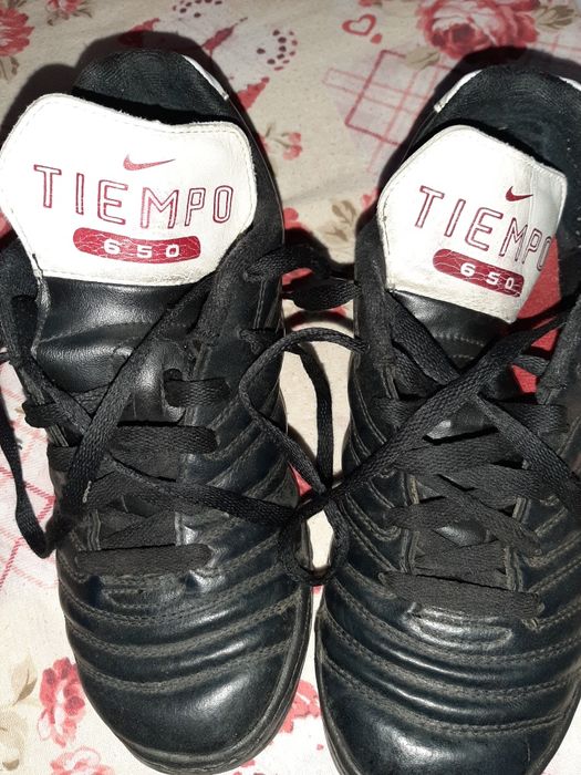 Adidasi fotbal  pentru sala sau sintetic