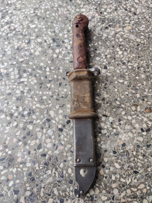 Нож, който става и на ножица