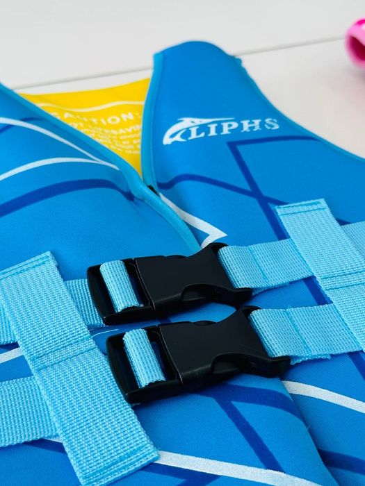 Спасательний жилет детский