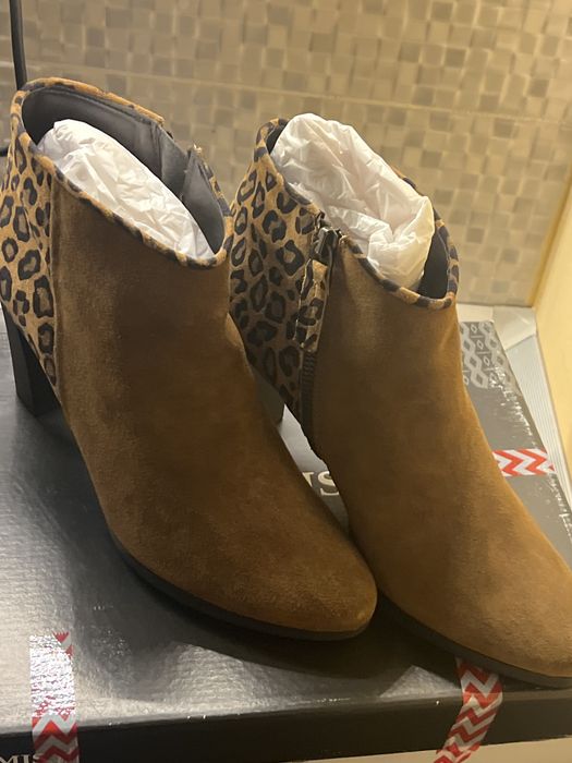 Vand cizme dama noi marimea 40