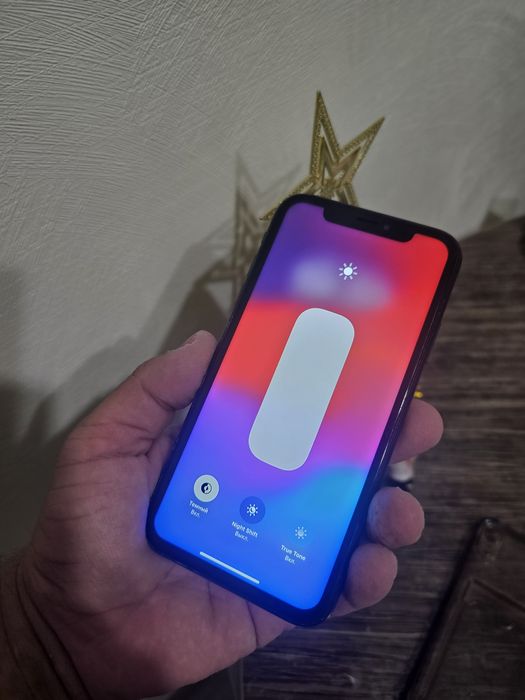 iPhone XR 64gb продам