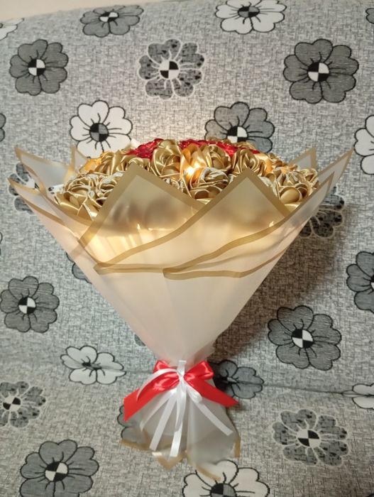 Продам букет из атласных роз!