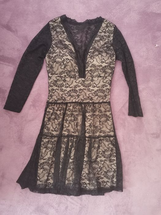 Черна рокля с дантела